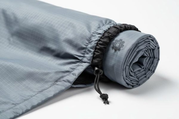 Áo khoác gió vải Ripstop siêu nhẹ, có thể gấp gọn