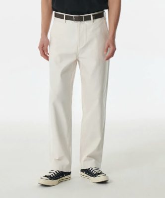 Quần kaki nam ống rộng màu sữa